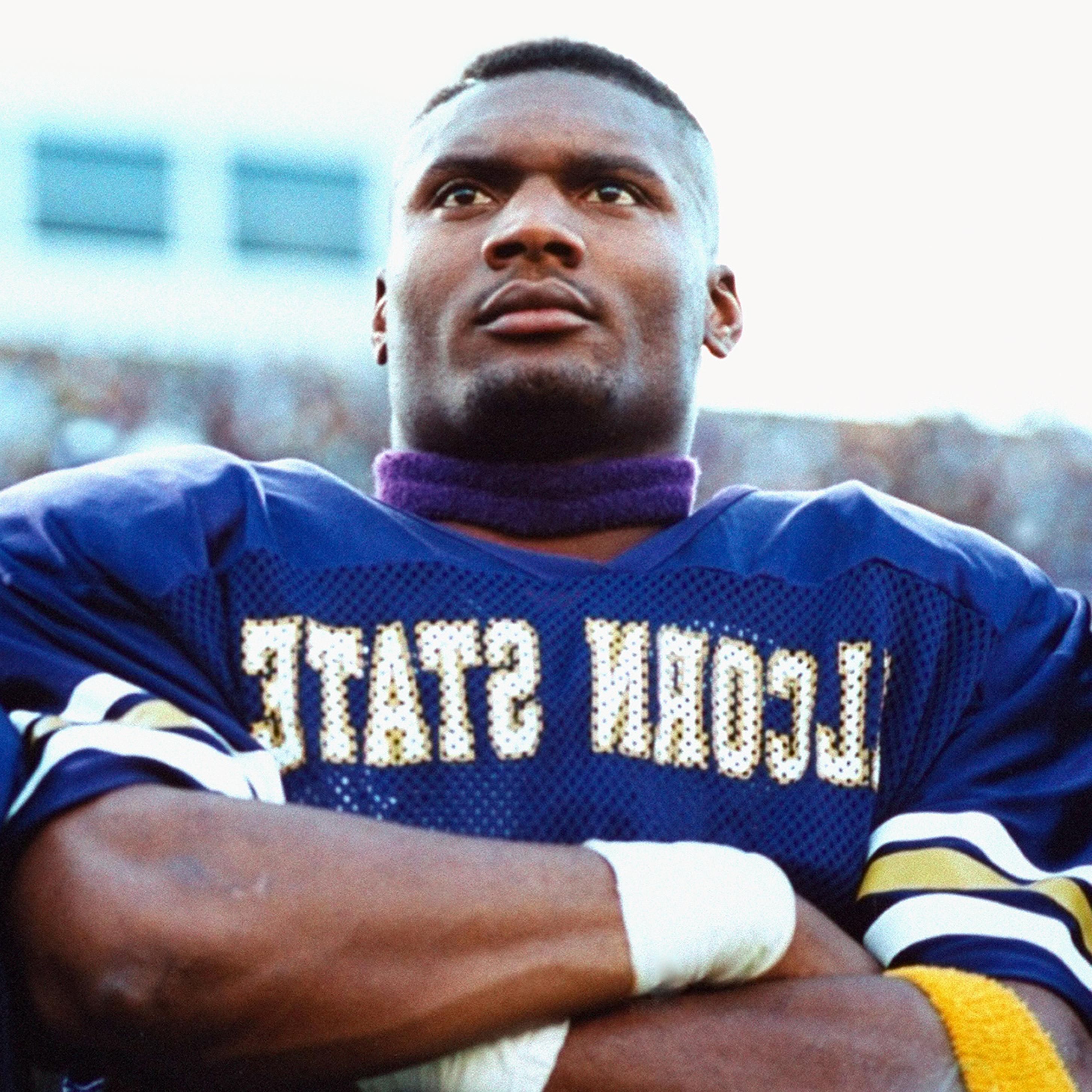 A picture of Steve McNair.